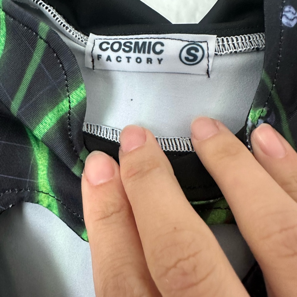 New Cosmic Factory Obsidian Bubble Graphic Women's Top Tie Velvet Crop - Picture 5 of 6
